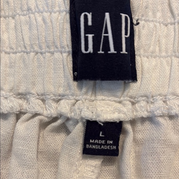 GAP Women's High Waist Cream Shorts - Picture 4 of 5